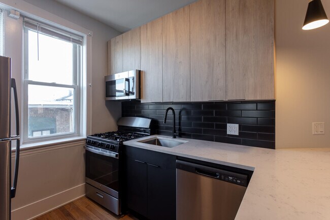 Photo - 4011 N Lowell Ave Unit 3W