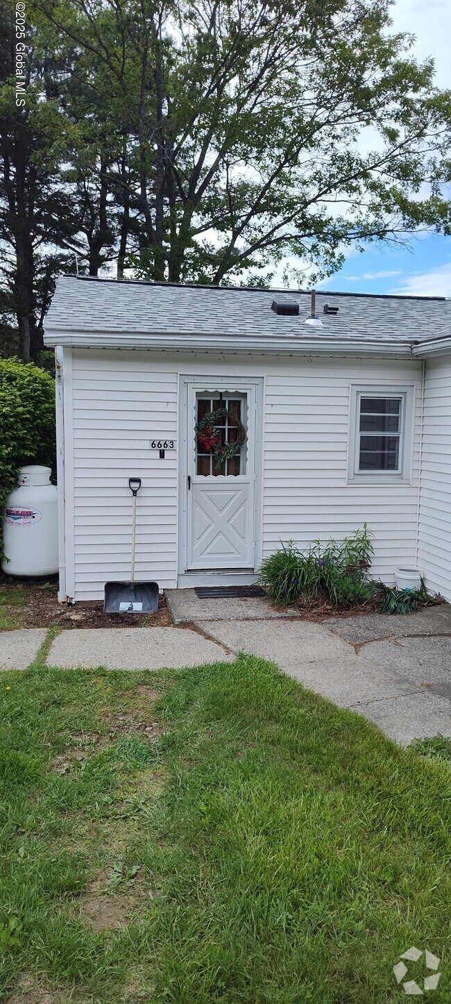Building Photo - 6663 NY-32 Rental