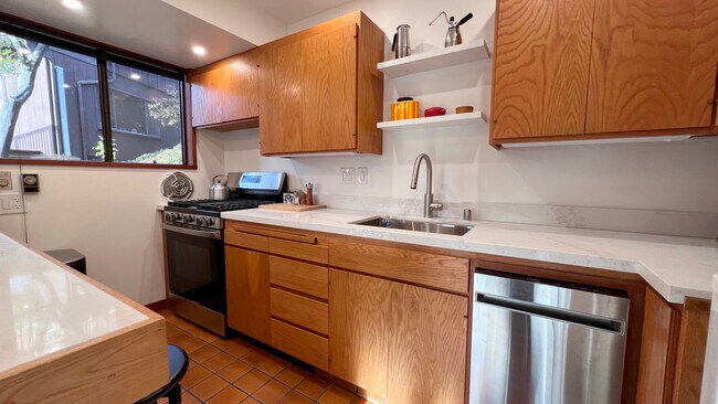 Photo - 1120 Sterling Ave