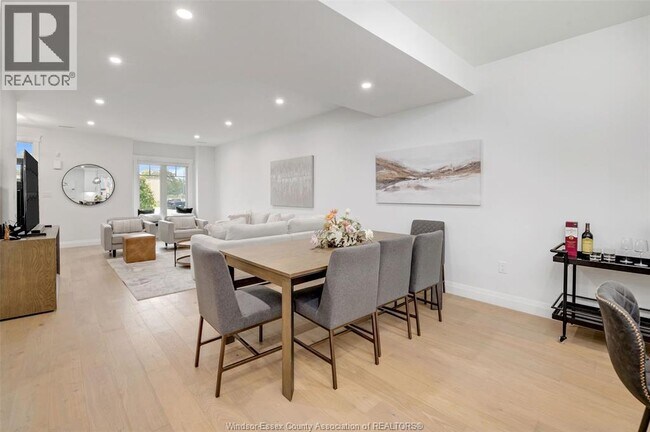 Photo - 1023 Walker Rd