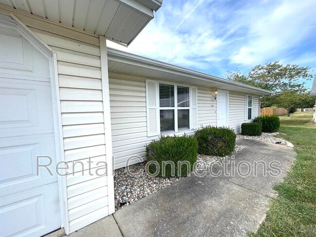 Building Photo - 601 James Ct Unit ,
