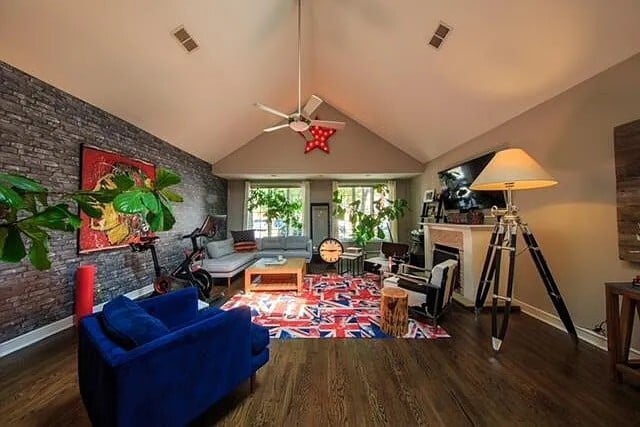 Photo - 2164 N Bell Ave