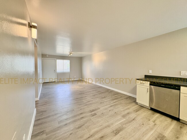 Photo - 1920 N Stone Ave