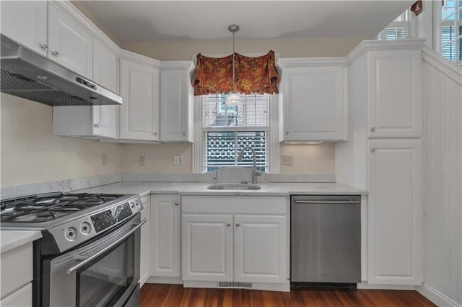 98 Butler Ave