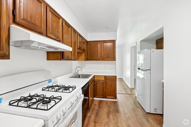 3BR, 2BA - 1,354SF - Kitchen
