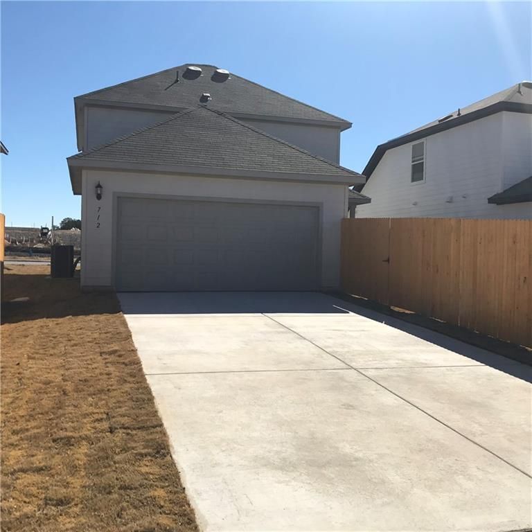 Photo - 712 Long Run