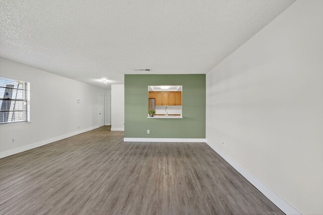 Photo - Outstanding one-bedroom, one-bath property... Unidad 2517-203