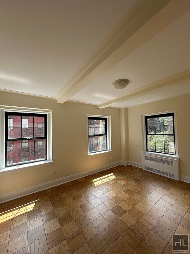 Building Photo - Christopher Street Rental