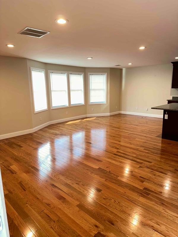 Photo - 32 Alaska St