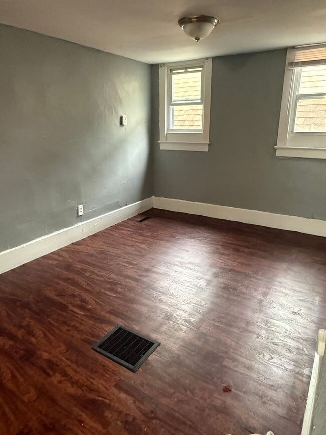 60 Lime St Unit Upper