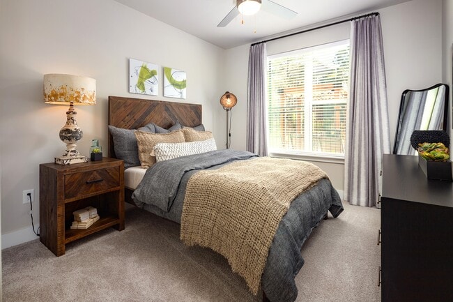 Photo - 915 Glenwood Apartments at Grant Park