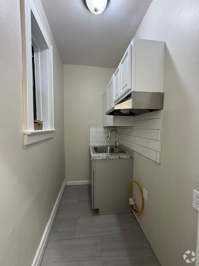 Building Photo - 82 S Grove St Unit A9 Rental