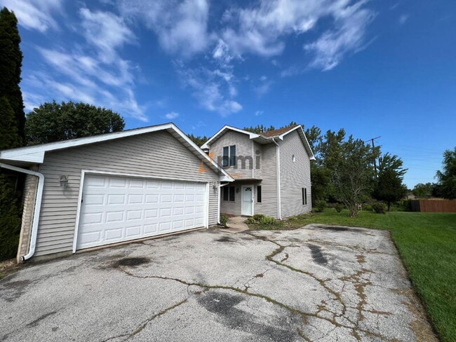 Building Photo - 4860 92nd Ave Rental