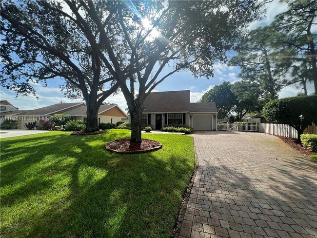 Building Photo - 5068 Beechwood Rd