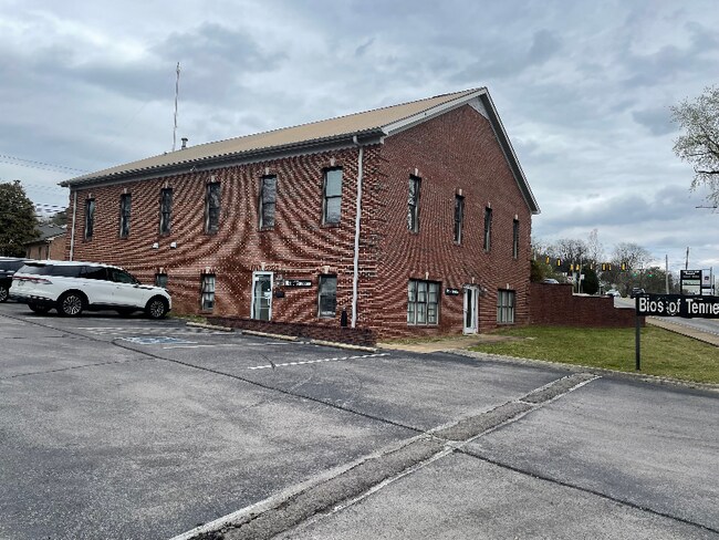 Photo - 701 W 7th St