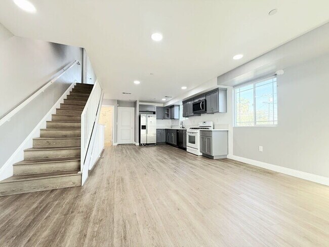 Photo - 1731 E 68th St Unit D