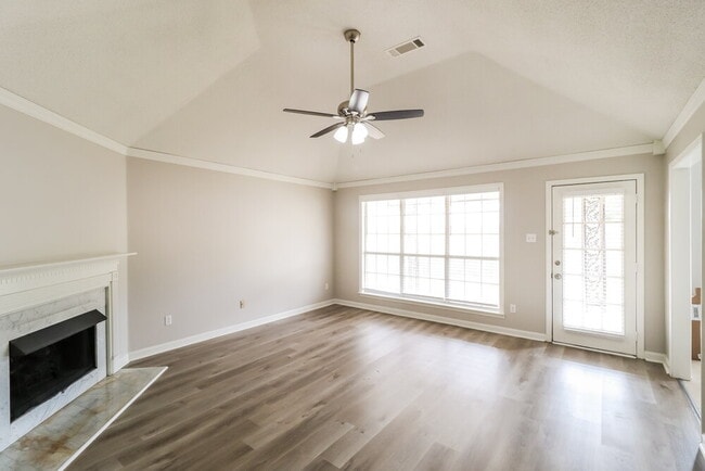 Photo - 10029 Woodland Grove Dr