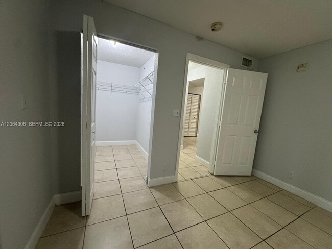 Building Photo - 4271 NW 5th St Unit 130