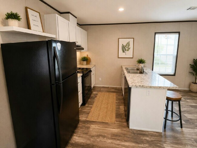 157 Lakeside Garden Cir