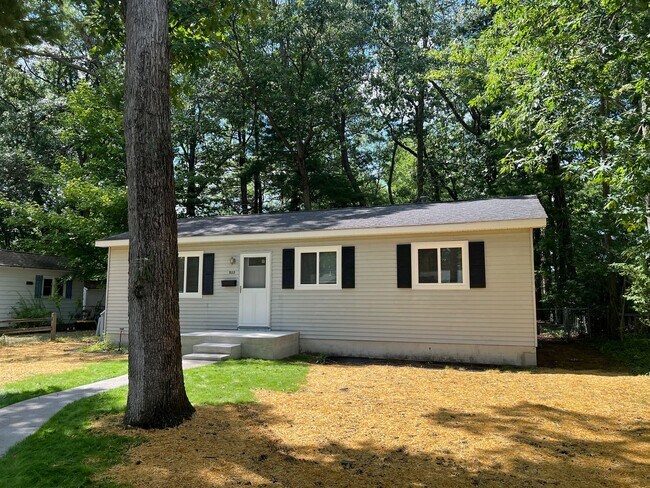 322 Cochlin St