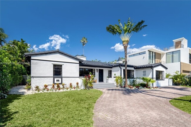 Photo - 118 E 3rd Ct