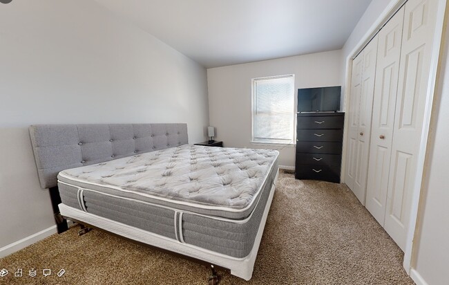 Standard Room - 401 Lightstreet