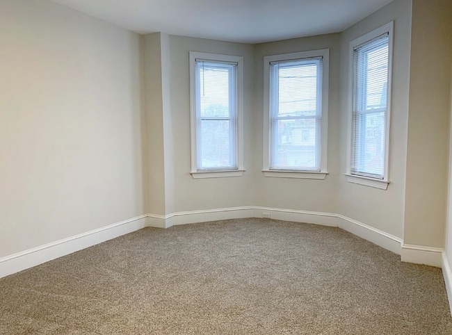 Photo - 328 Powell St