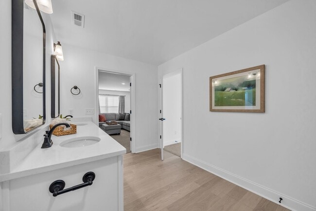 8629 James Crk Dr