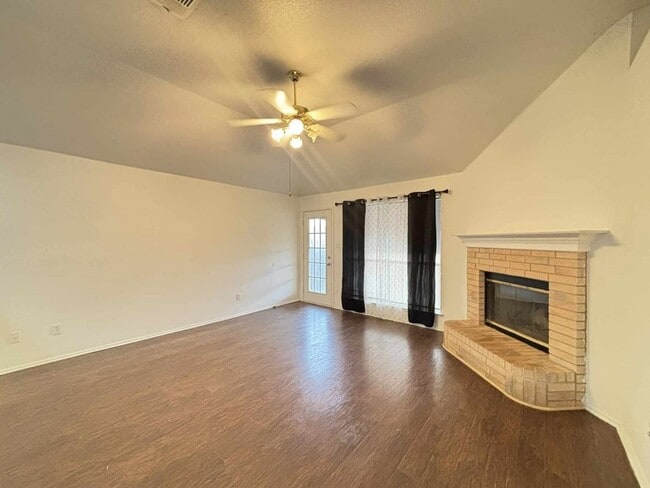 Photo - 830 W Colony Dr