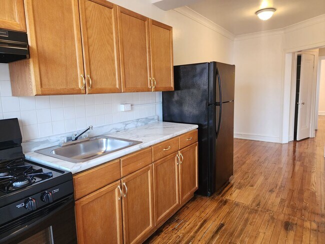 Photo - Belmont-Cragin One Bed/1 Bath! Cats welcome **Income Guidelines Apply** Unit 4850-A1