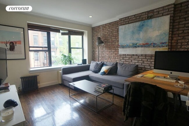 Building Photo - 254 W 15th St