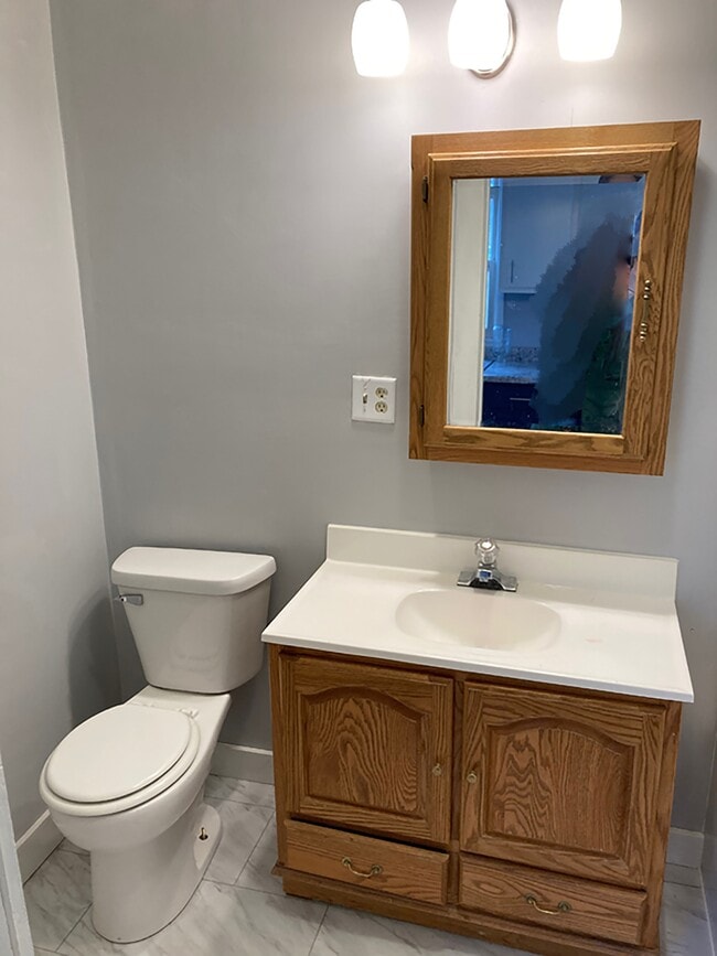 Photo - 100 Lover's Ln