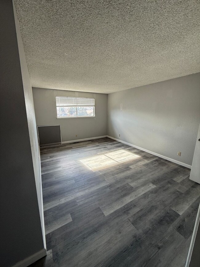 Photo - 2171 Rock Blvd