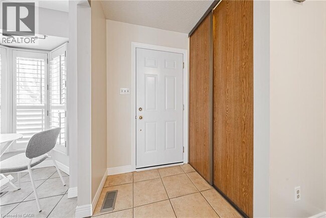 Photo - 1275 Maple Crossing Blvd