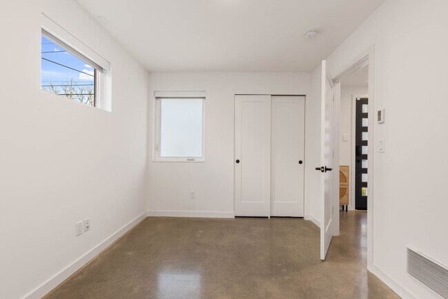 Photo - 2123 2nd Ave N