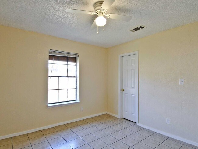 Photo - 2819 Cottonwood Ln