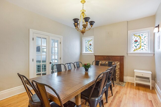 Photo - 624 E 12th Ave