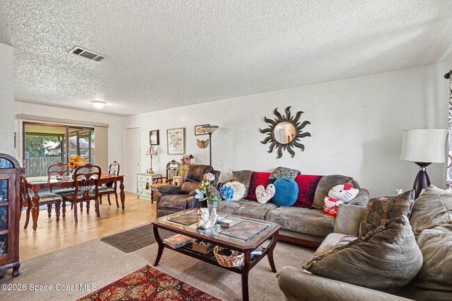 Photo - 598 Blackhorse St SE