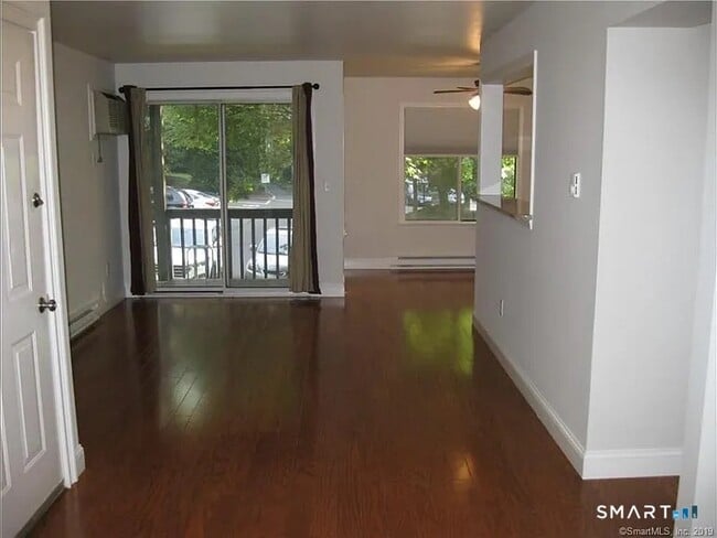 Building Photo - 20 E Pembroke Rd Unit 71