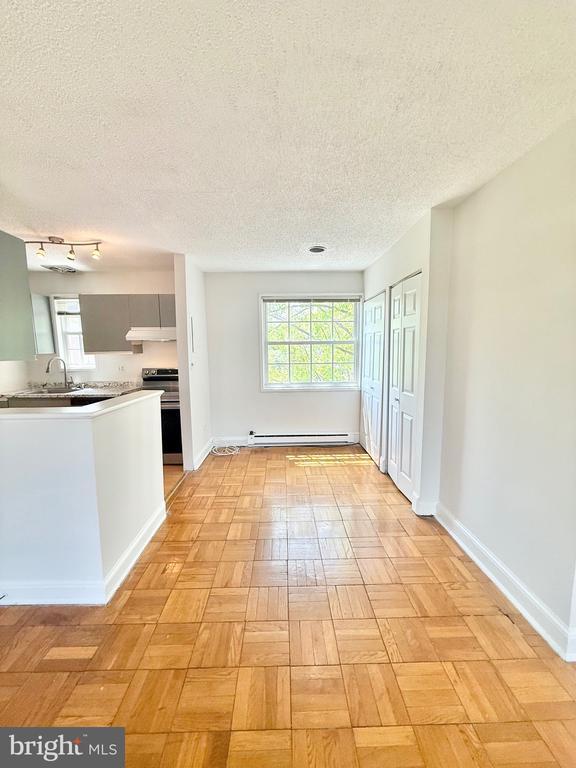 Photo - 1706 W Abingdon Dr Unit 302