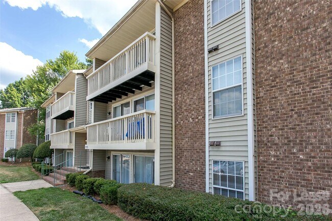 Photo - 1610 Arlyn Cir Unit D