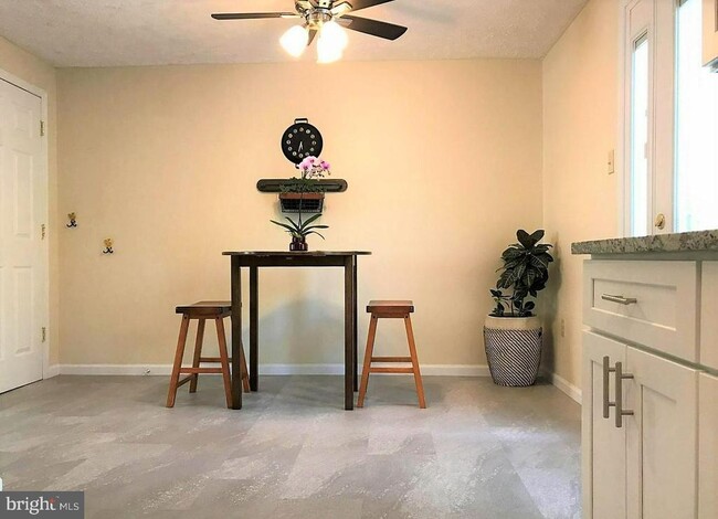 Photo - 23 Dufief Ct