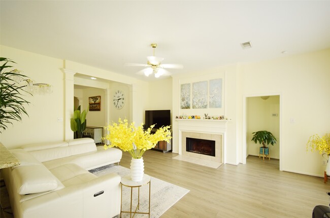 Photo - 3219 Summerland Dr