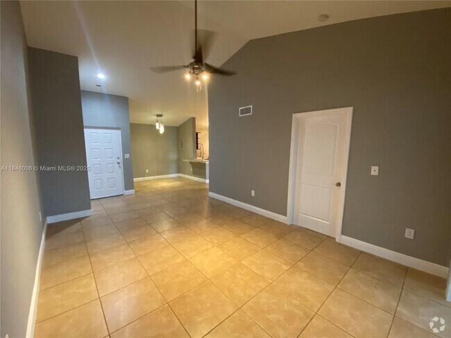 Building Photo - 2803 N Oakland Forest Dr Unit 309 Rental