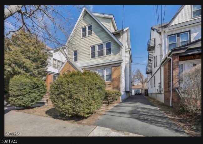 Building Photo - 35 Cleveland Ave Unit 2