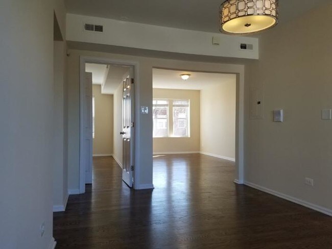 1 Bedroom In Chicago Il 60651 Apartments