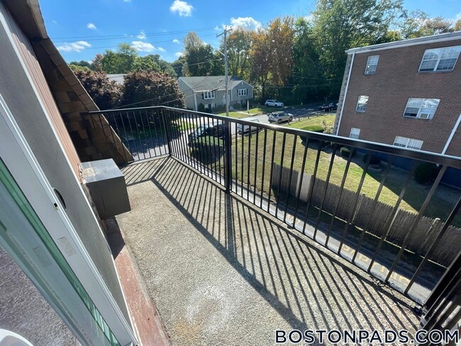 55 Elmwood Park Unit 25