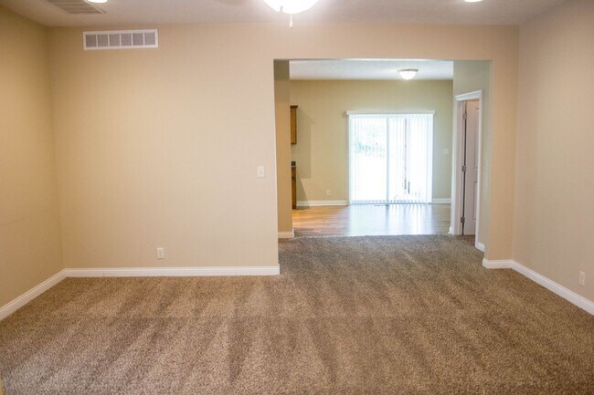 Building Photo - 5313-5313 N 10th Ct Unit 5309 N 10th Court