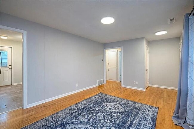 Photo - 1004 E Cedar St