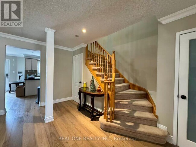 Photo - 1489 Heritage Way